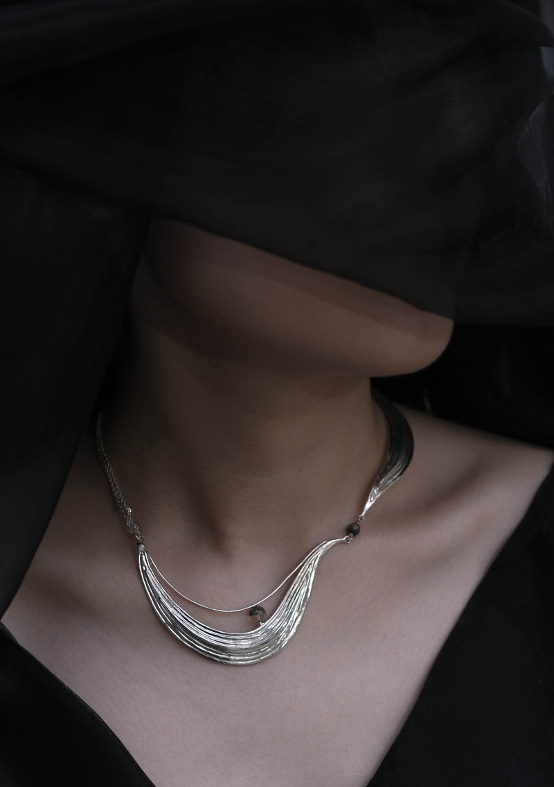 PUPIL CASKET Clings Crystal Necklace